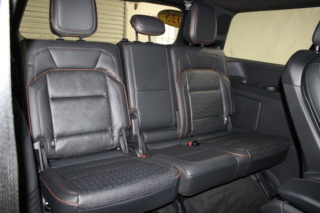 Used 2025 Lincoln Navigator Black Label AWD/4WD image 40