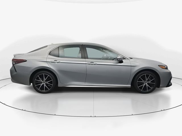 Used 2023 Toyota Camry SE image 11