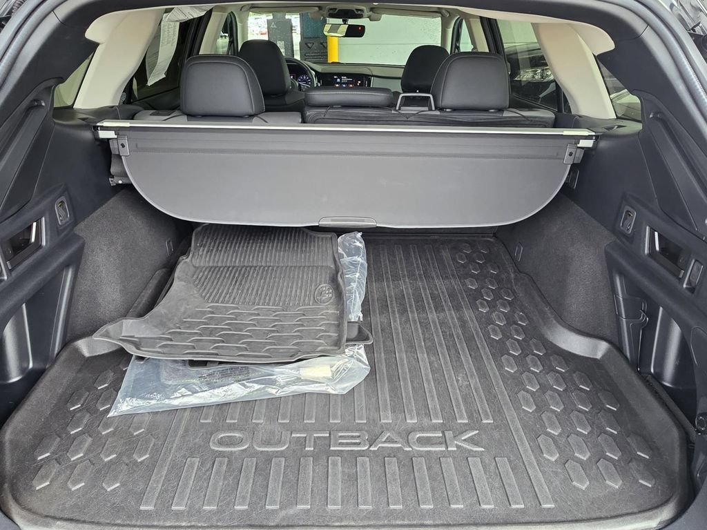 Used 2021 Subaru Outback Onyx Edition XT AWD/4WD image 14