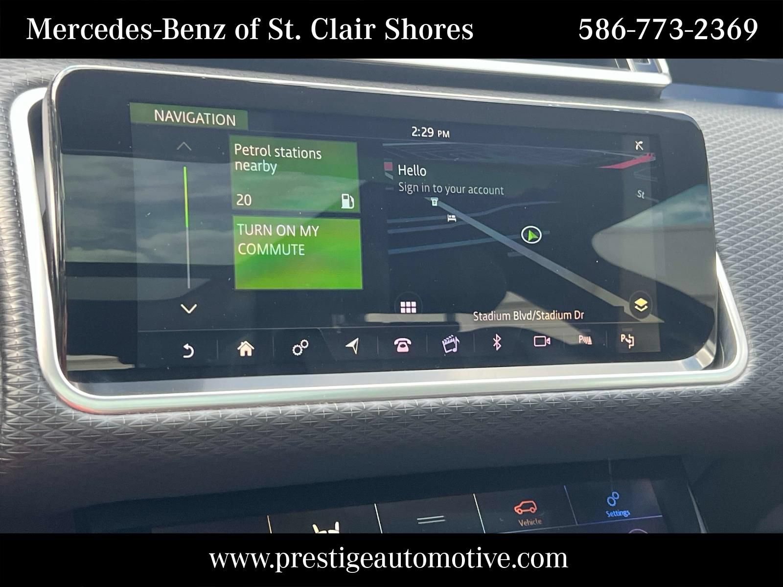 Used 2019 Land Rover Range Rover Velar R-Dynamic SE AWD/4WD image 25