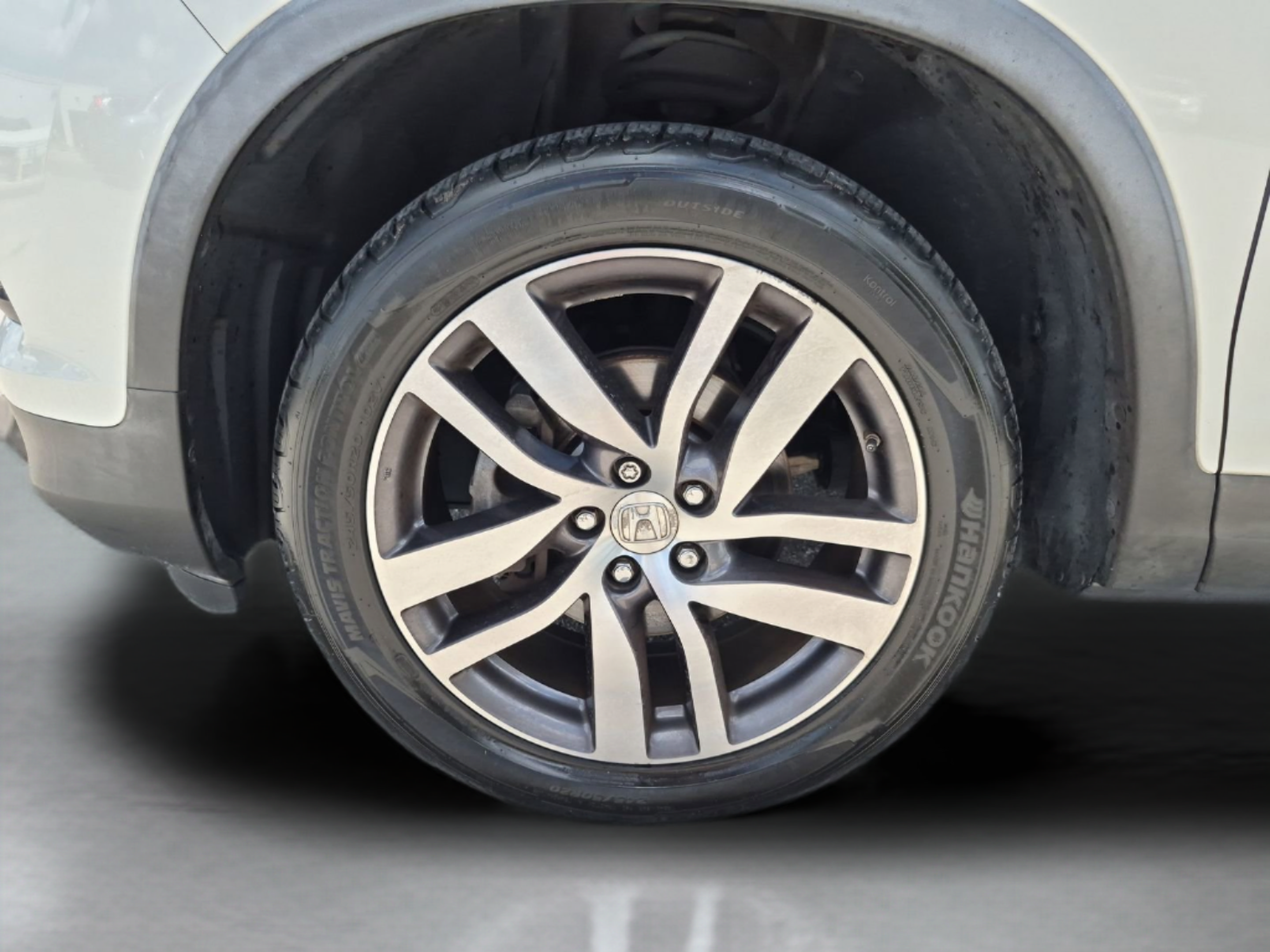 Used 2016 Honda Pilot Touring image 32