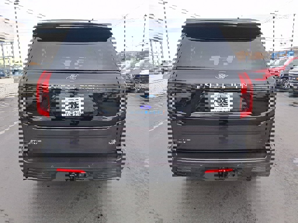 New 2025 Ford Expedition Max Active image 4