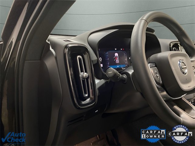 Used 2025 Volvo XC40 B5 Core image 27