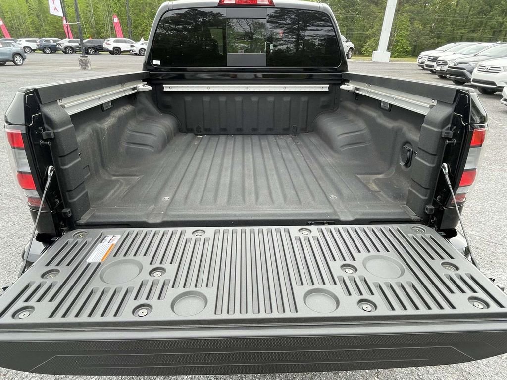Used 2026 Nissan Frontier PRO-4X w/ Pro-4x Convenience Package image 9