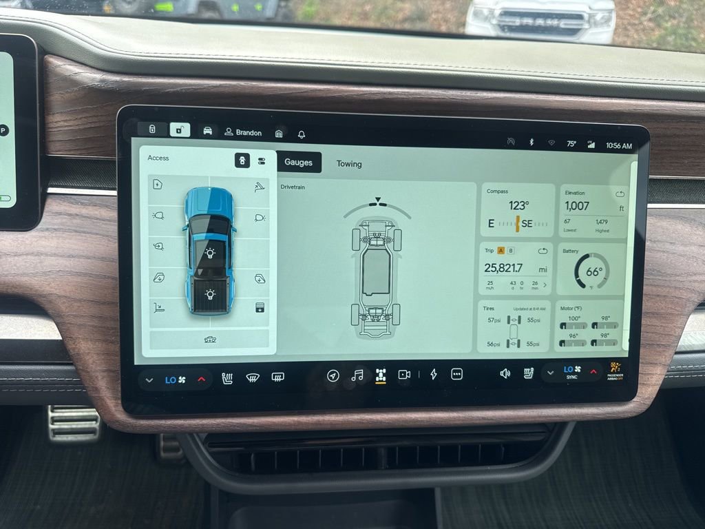 Used 2022 Rivian R1T Adventure image 11