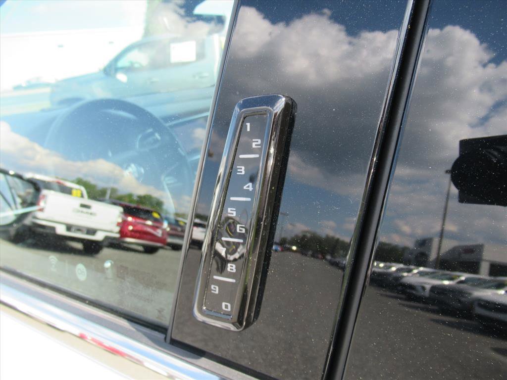 Used 2023 Buick Enclave Premium w/ Experience Buick Package image 16