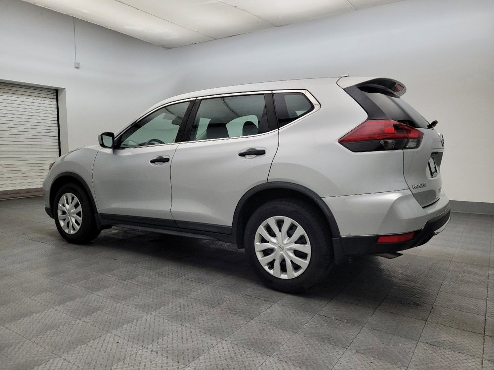 Used 2019 Nissan Rogue S image 3