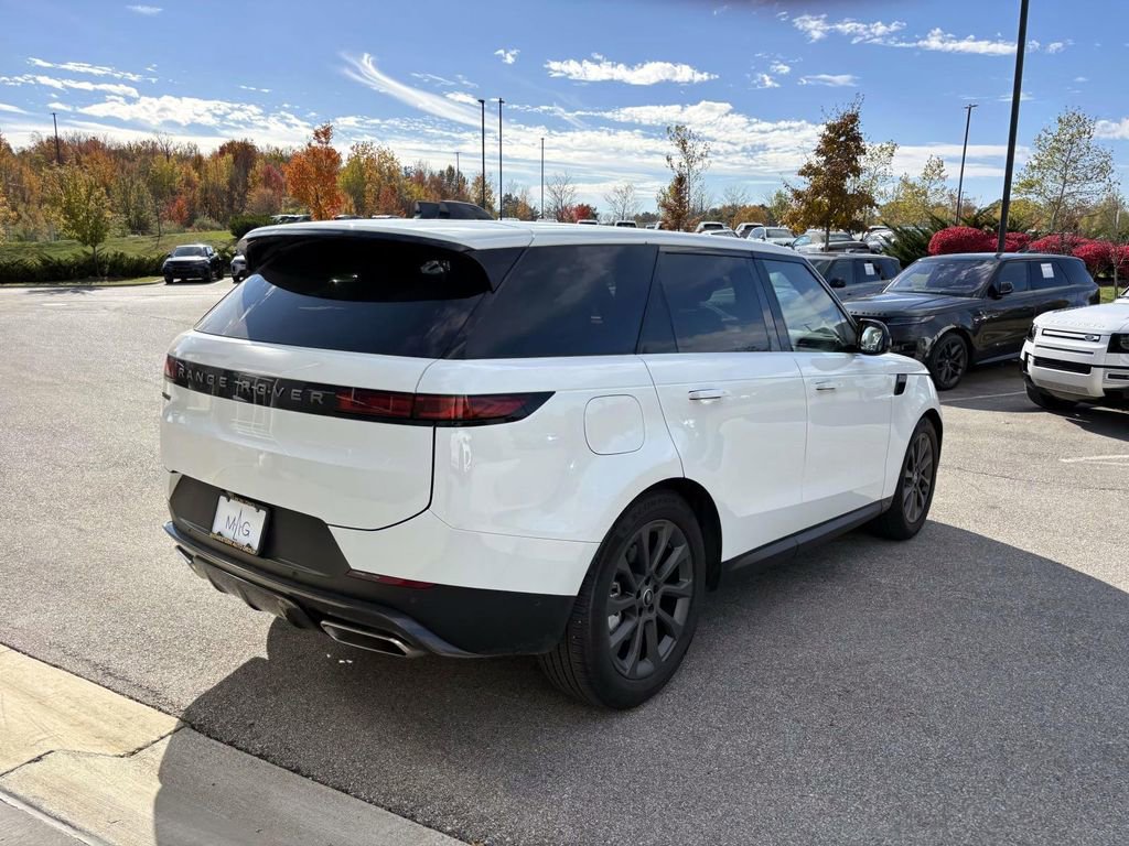 Certified 2025 Land Rover Range Rover Sport image 5