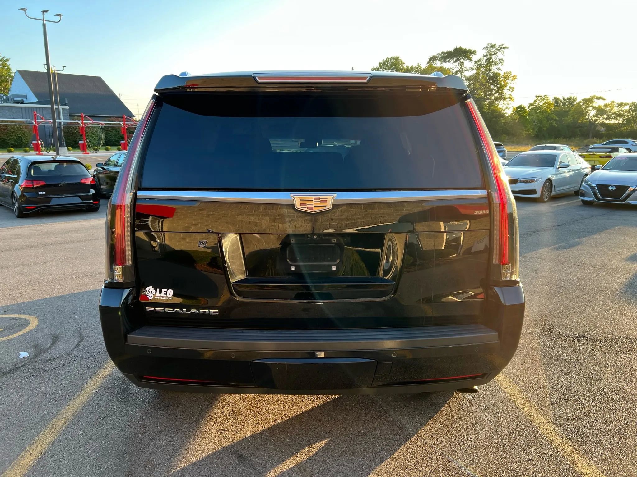 Used 2017 Cadillac Escalade Premium Luxury image 6