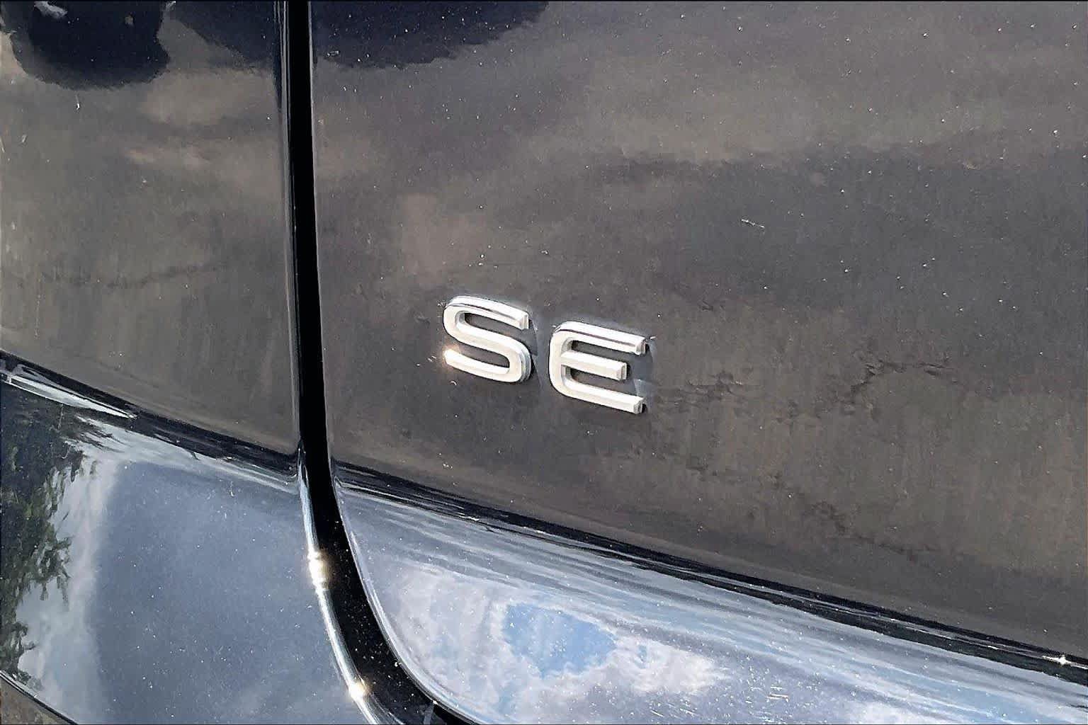 Used 2021 Volkswagen Atlas Cross Sport SE FWD image 10