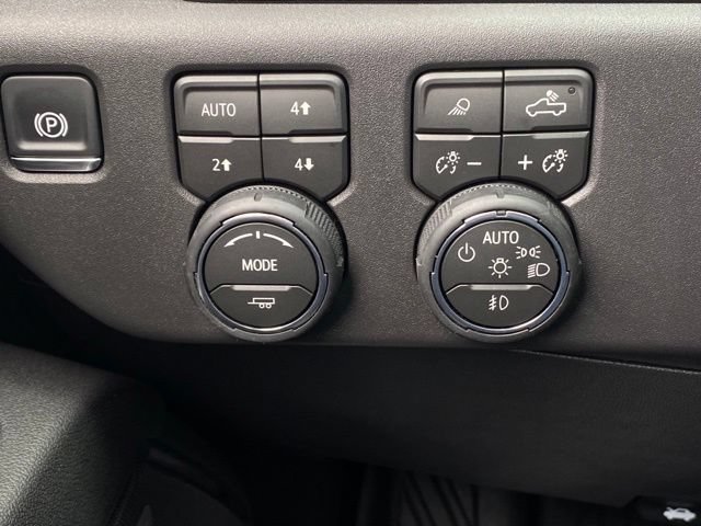 Used 2026 Chevrolet Silverado 1500 LT Trail Boss w/ LT Trail Boss Premium Package AWD/4WD image 19