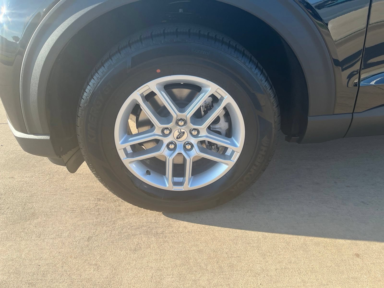 New 2027 Ford Explorer Active AWD/4WD image 8