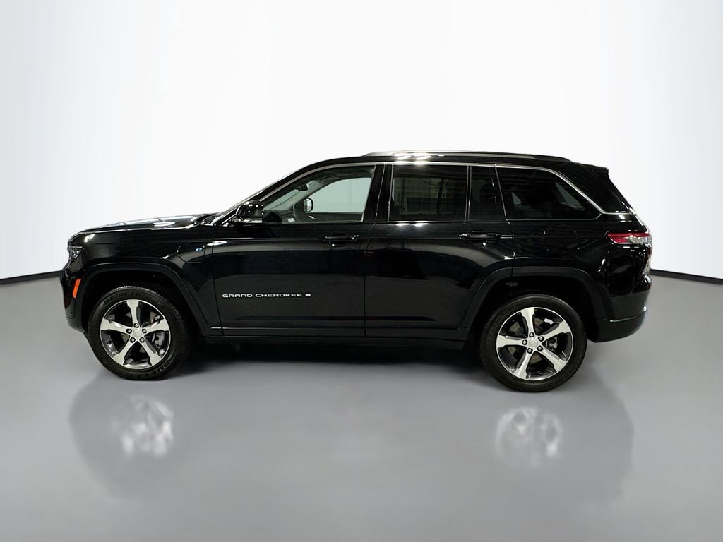 Used 2023 Jeep Grand Cherokee 4WD 4xe w/ Luxury Tech Group II image 10
