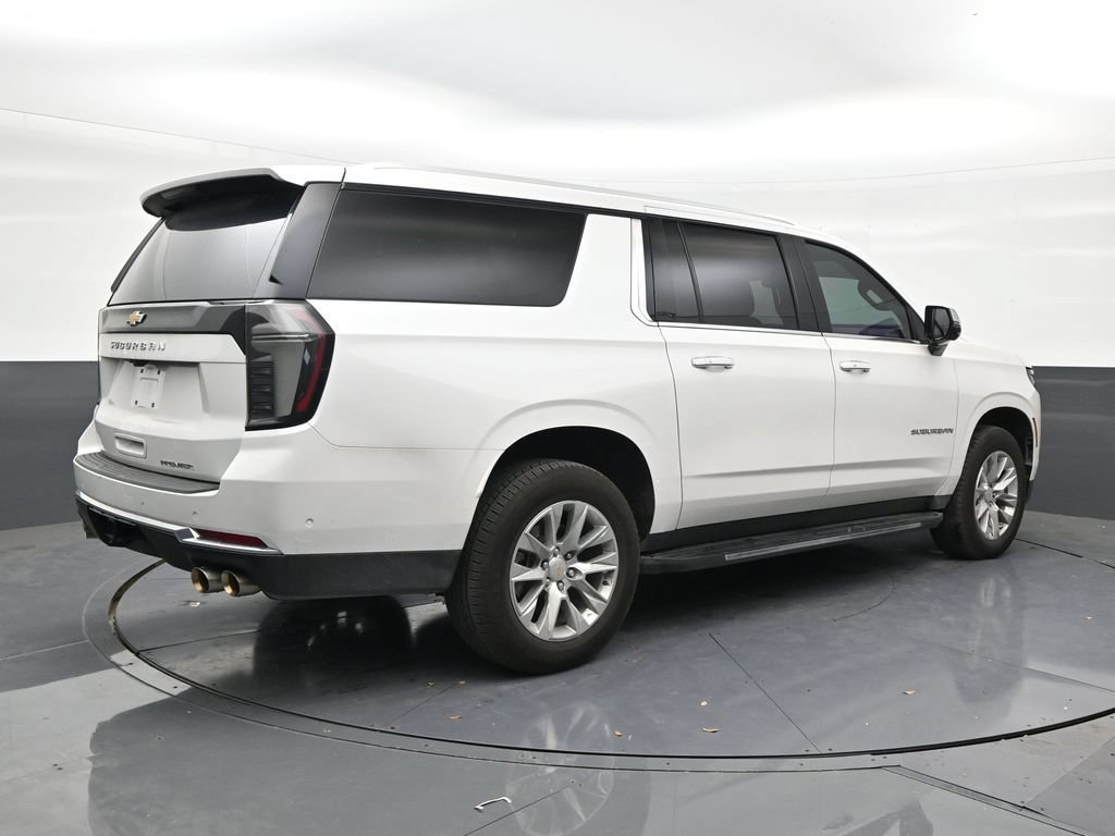 Used 2025 Chevrolet Suburban Premier RWD image 5