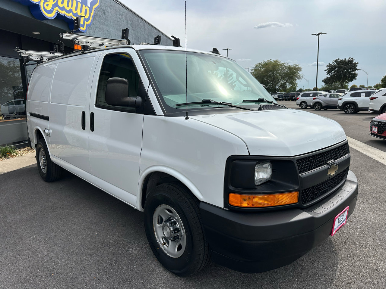 Used 2017 Chevrolet Express 2500 image 9