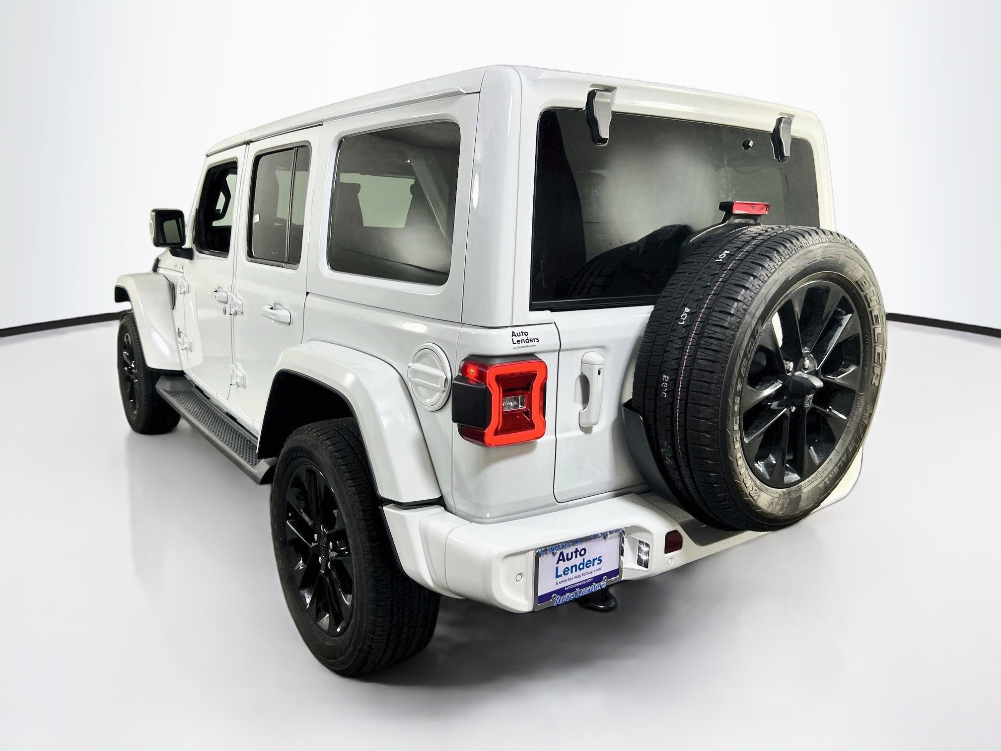 Used 2023 Jeep Wrangler Unlimited Sahara AWD/4WD image 7