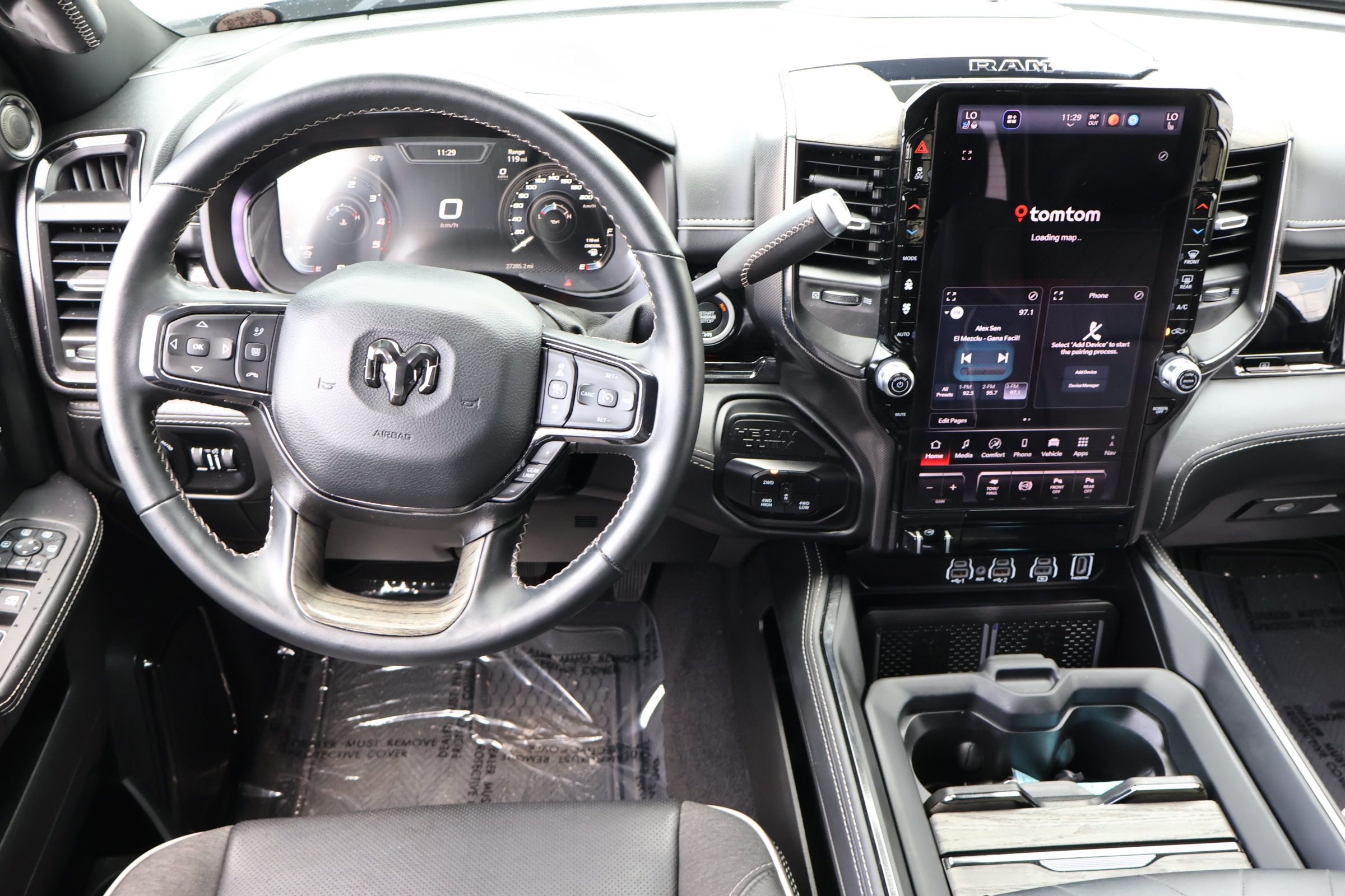 Used 2025 RAM 2500 Limited AWD/4WD image 22