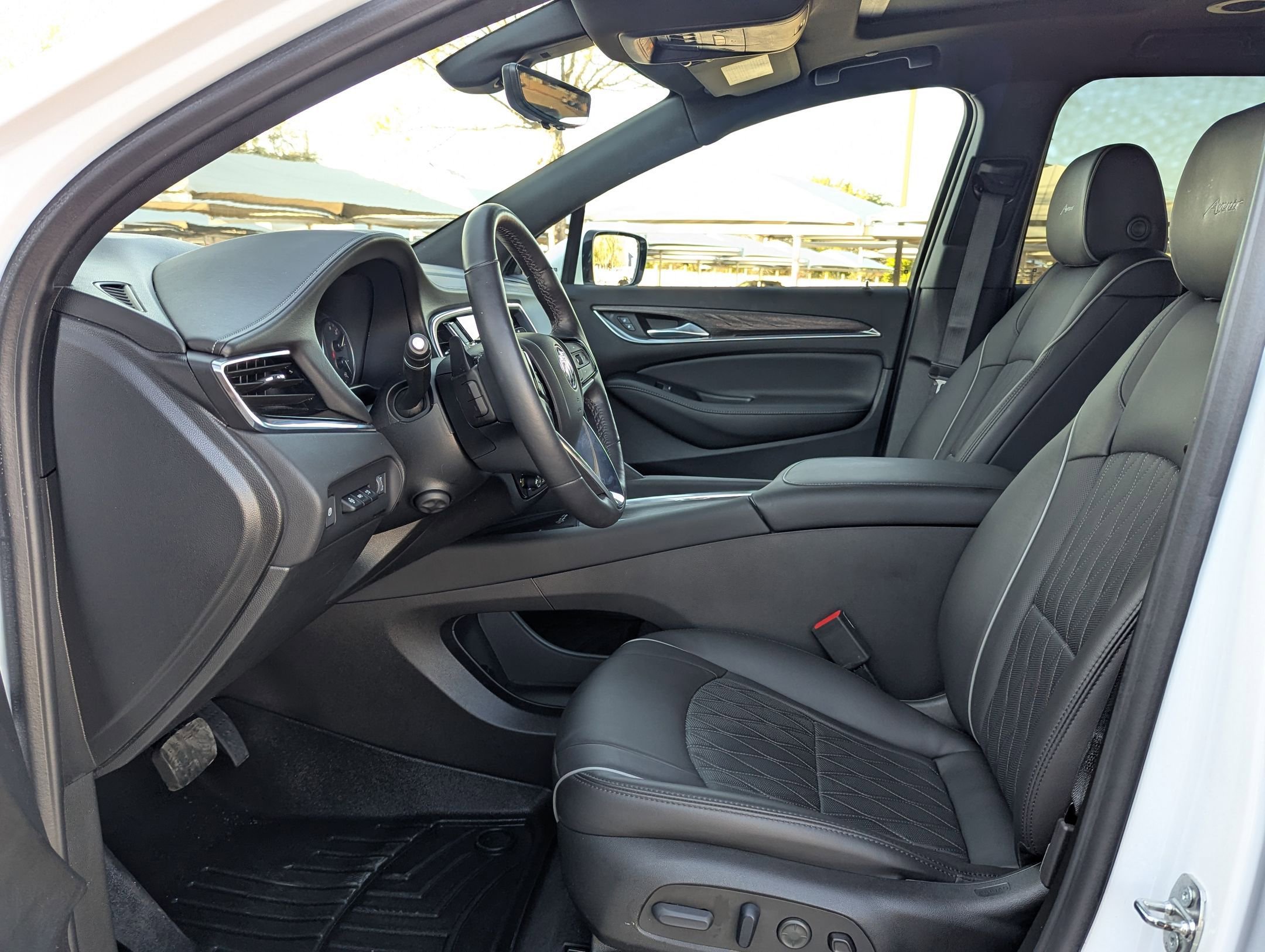 Used 2024 Buick Enclave Avenir w/ Avenir Technology Package FWD image 11