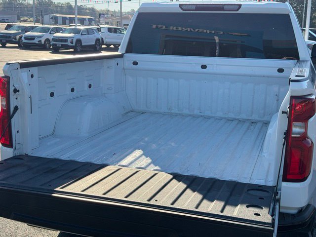 Used 2021 Chevrolet Silverado 1500 Custom Trail Boss w/ LPO, Dark Essentials Package AWD/4WD image 12