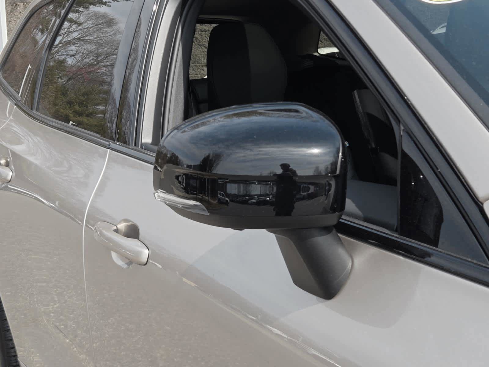 Used 2025 Volvo XC60 B5 Plus image 9