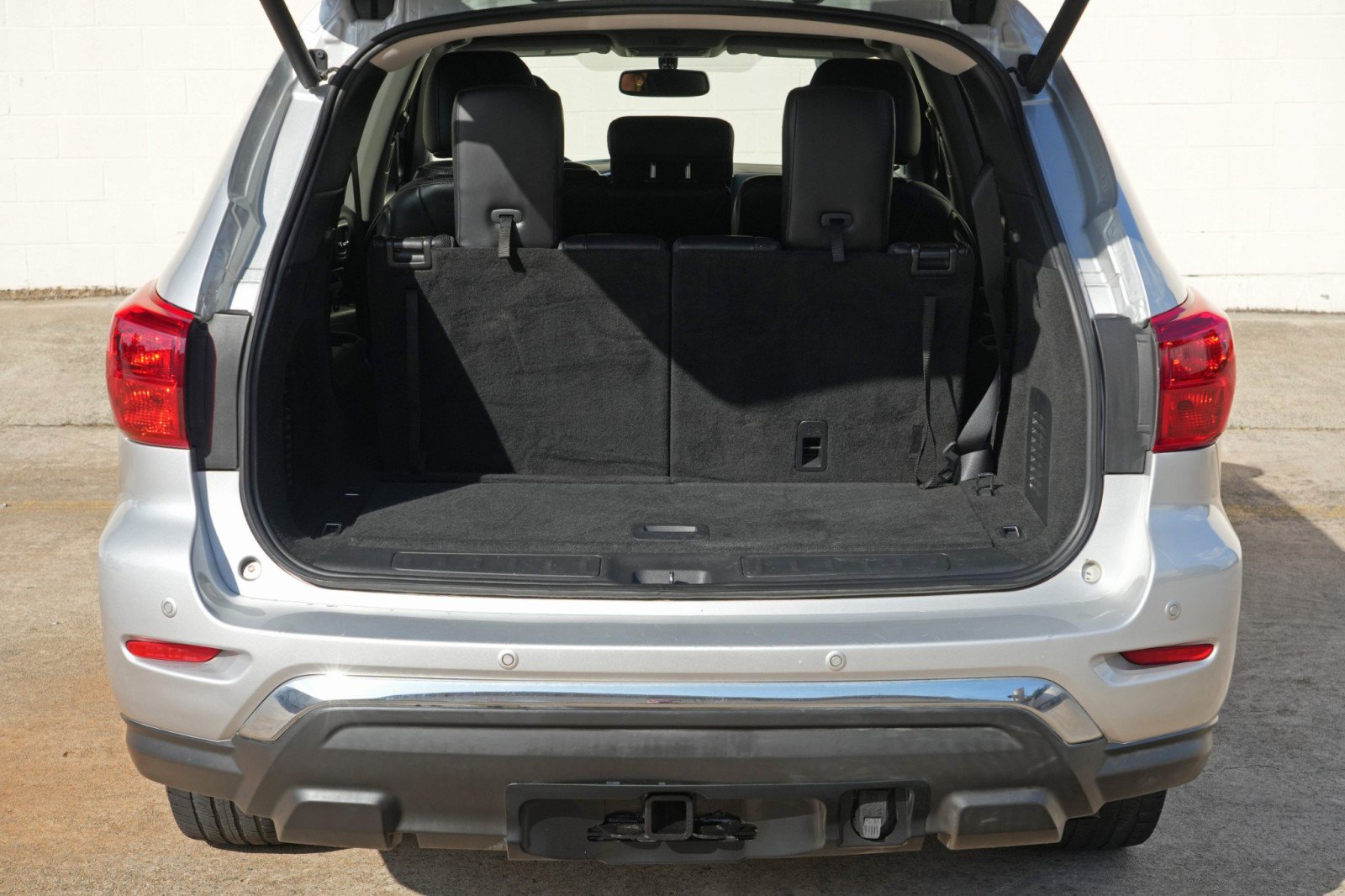 Used 2020 Nissan Pathfinder Platinum FWD image 9