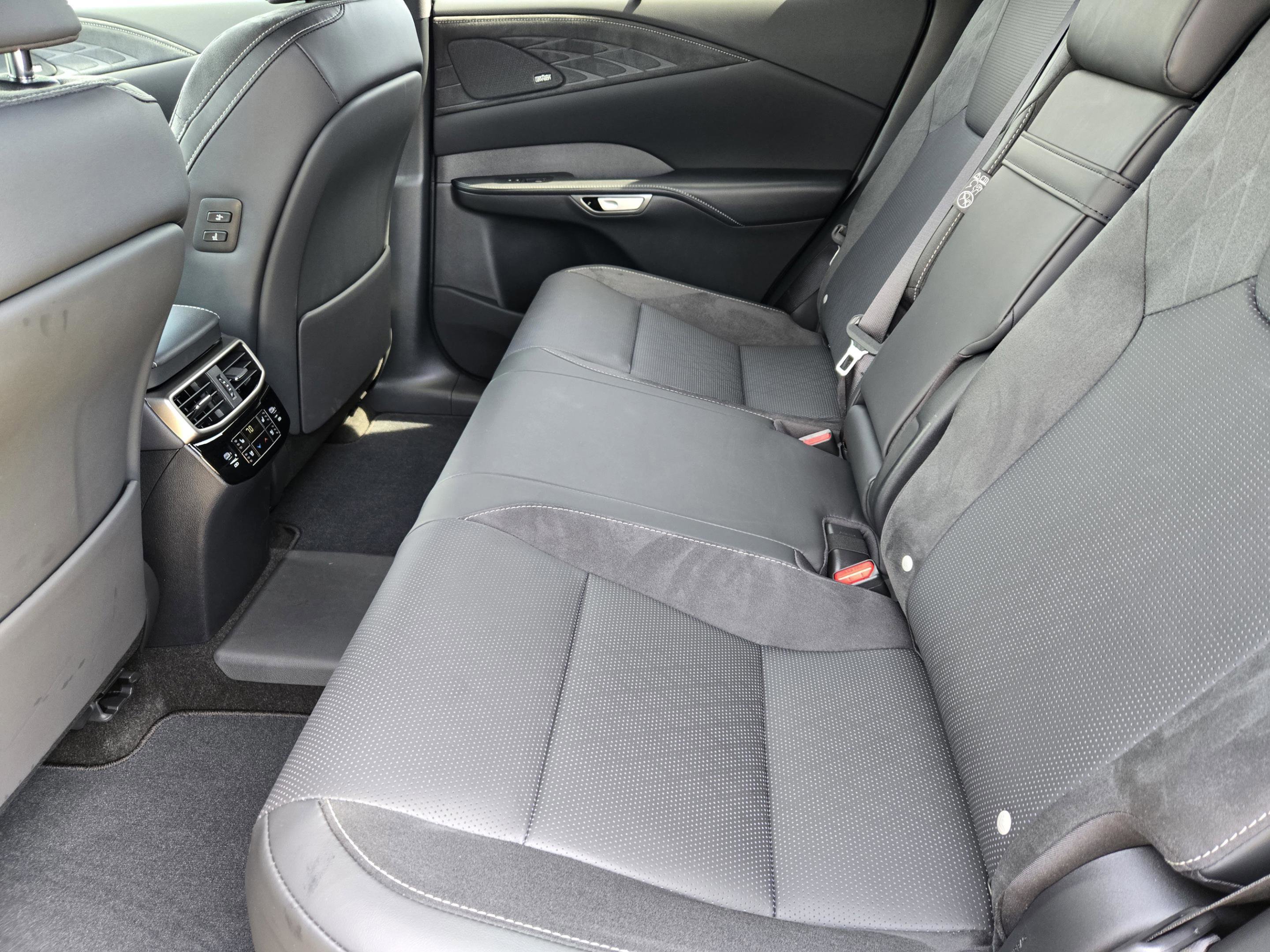 Certified 2026 Lexus RX 450h AWD w/ Convenience Package image 28