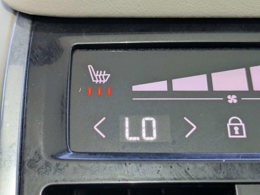 Used 2025 Volvo XC90 B6 Plus w/ Protection Package Premier image 19