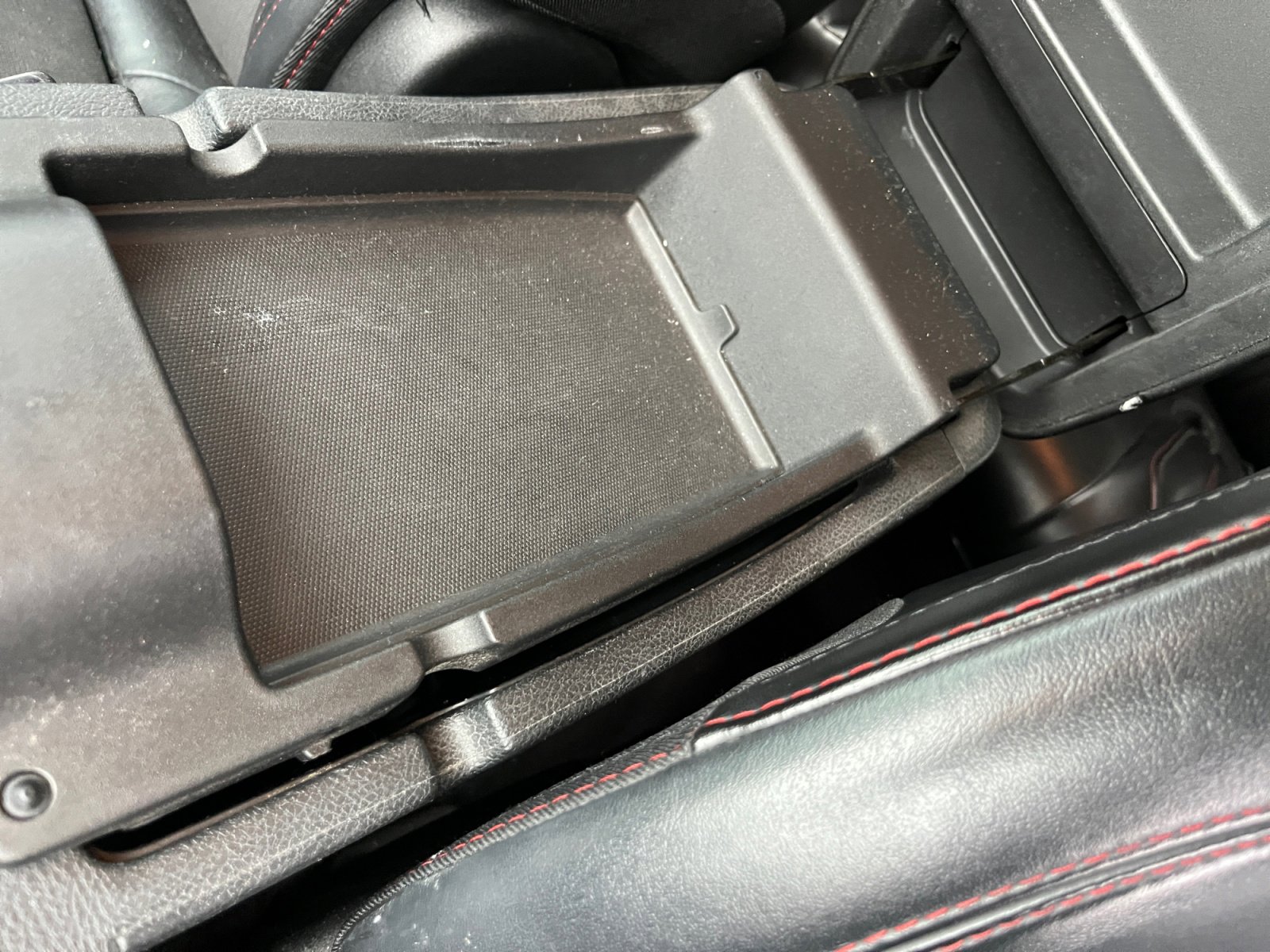 Used 2016 Jeep Cherokee Trailhawk w/ Comfort/Convenience Group image 32