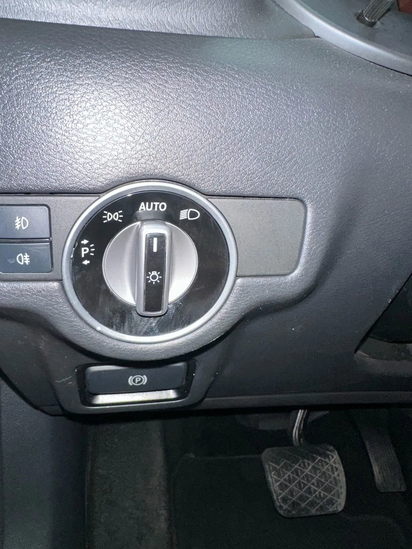 Used 2017 INFINITI QX30 Premium w/ Navigation Package image 14