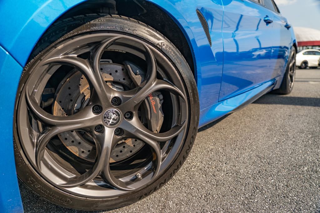 Used 2023 Alfa Romeo Giulia Quadrifoglio image 3