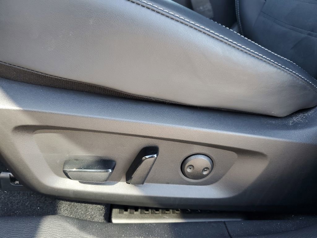 Used 2024 Mitsubishi Outlander SE Black Edition image 16