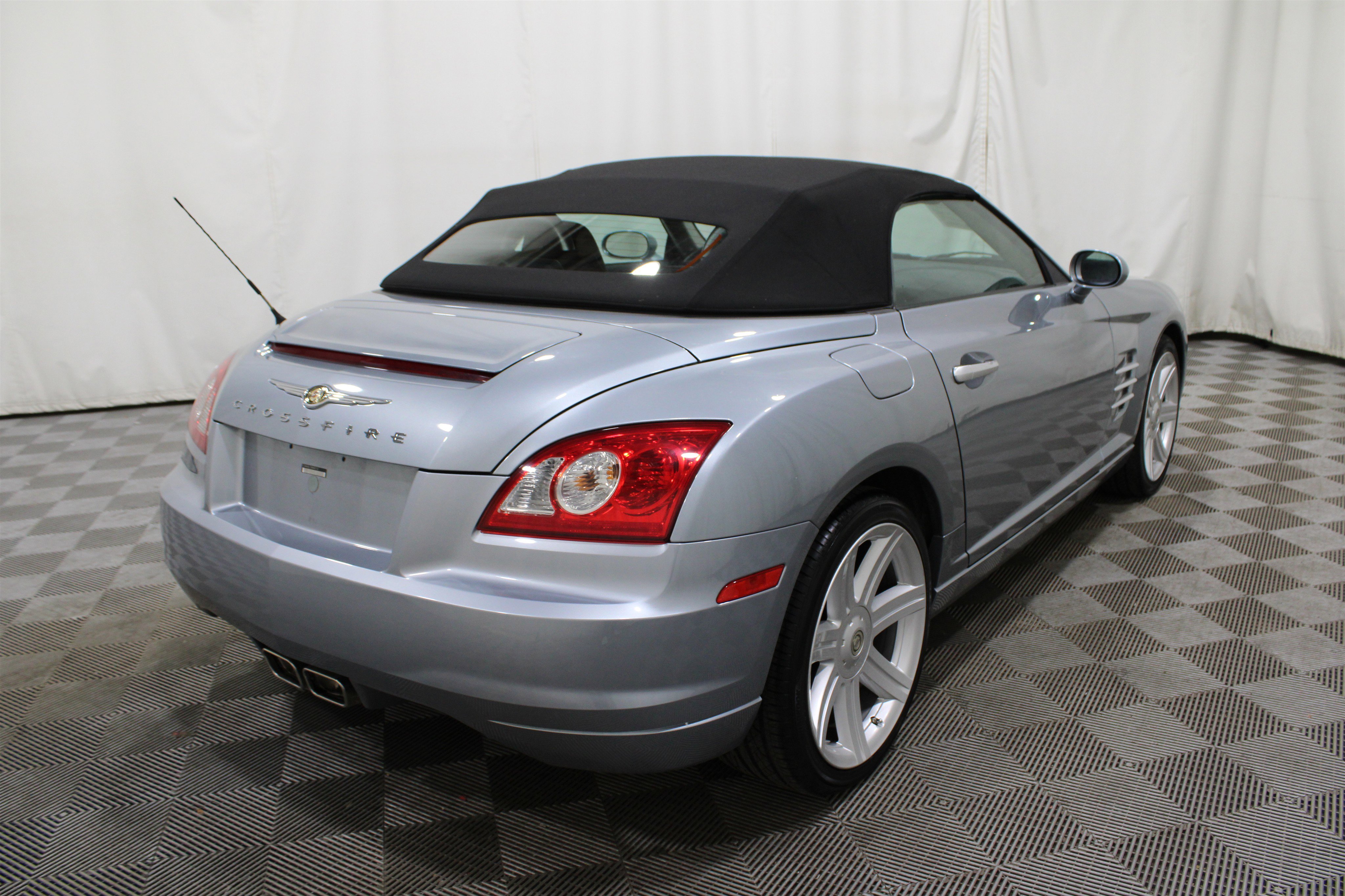 Used 2005 Chrysler Crossfire Limited image 21