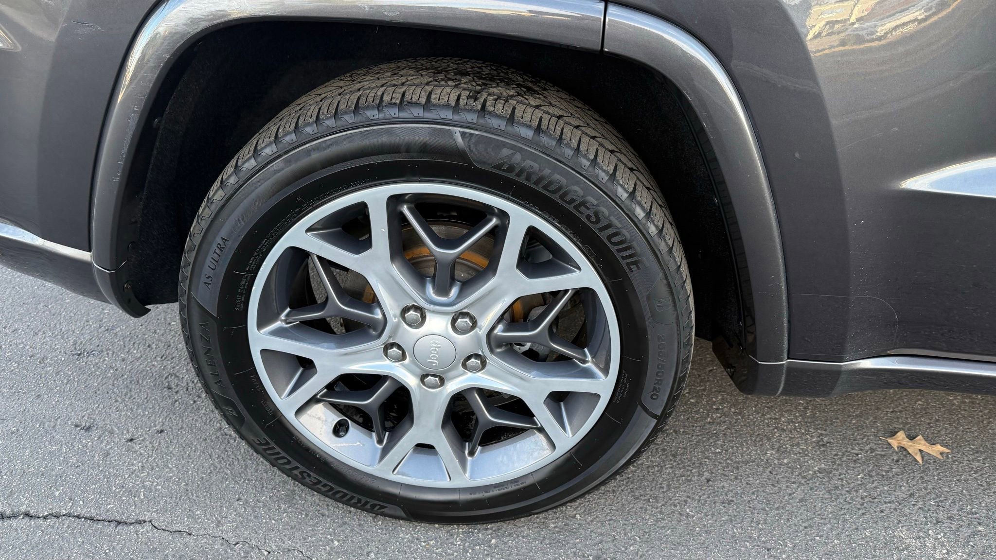 Used 2019 Jeep Grand Cherokee Overland image 14