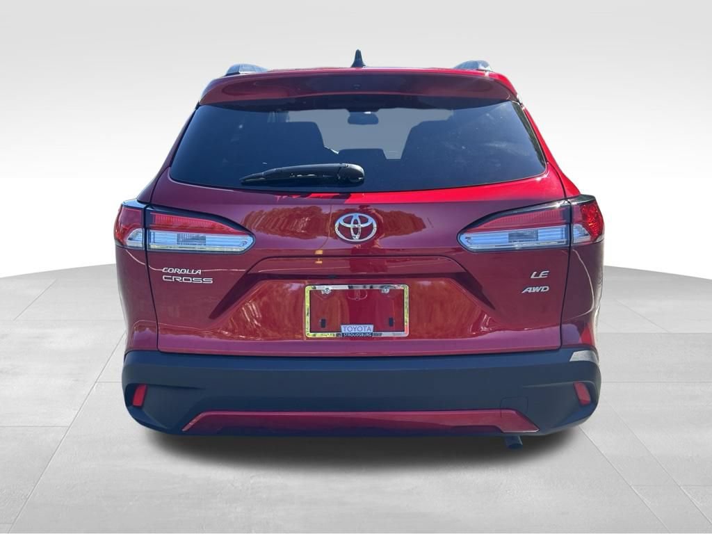 Certified 2025 Toyota Corolla Cross LE AWD/4WD image 4