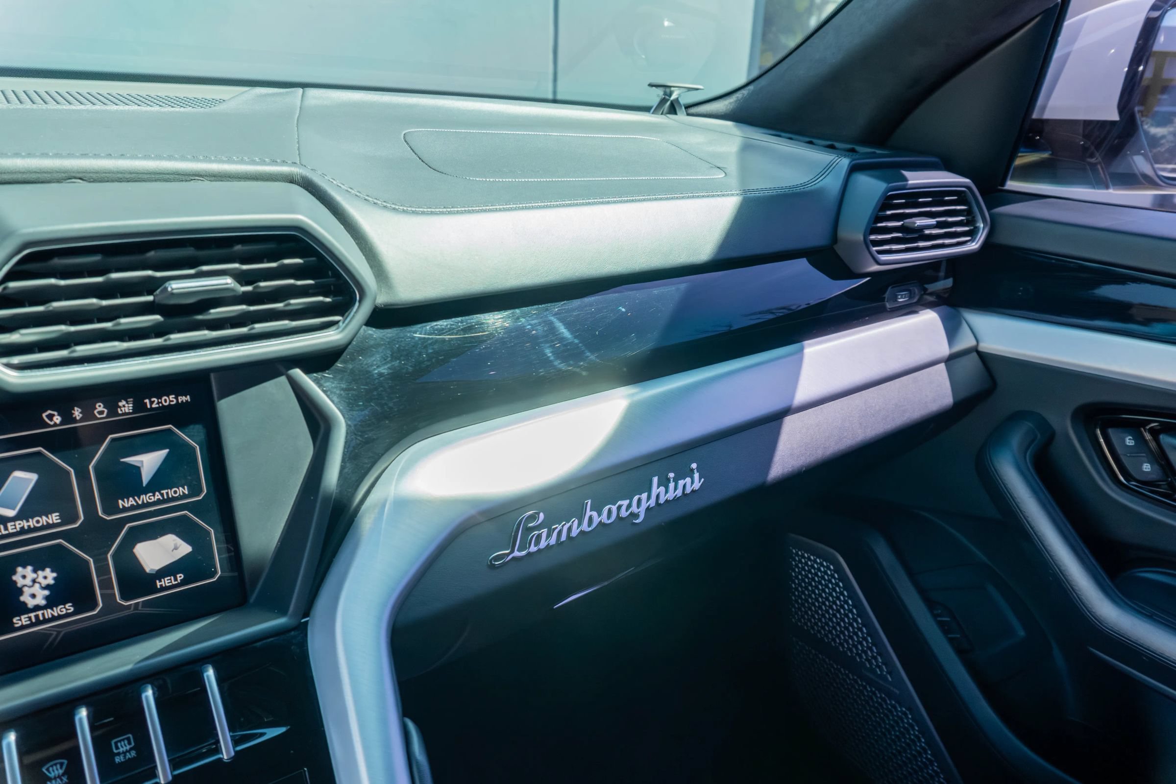 Used 2019 Lamborghini Urus AWD/4WD image 59