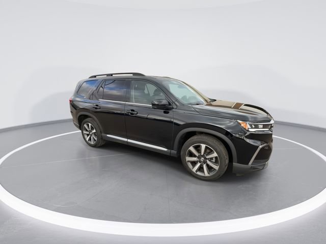 Used 2024 Honda Pilot Touring image 10