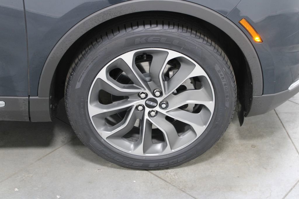 Used 2023 Lincoln Nautilus Reserve image 13