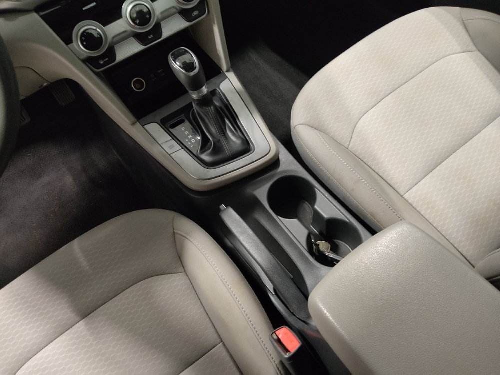 Used 2019 Hyundai Elantra SE FWD image 26