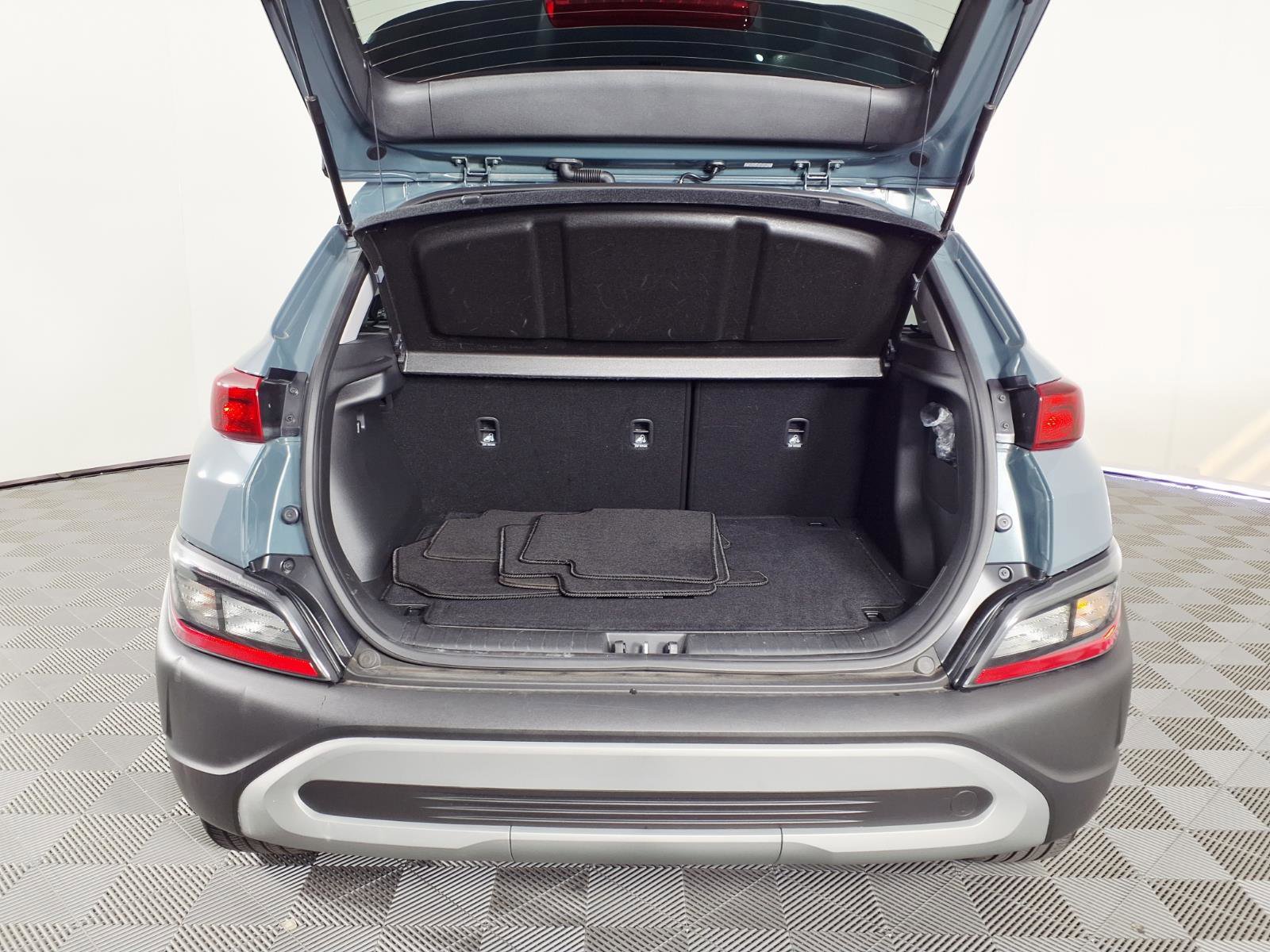 Certified 2022 Hyundai Kona SEL FWD image 8