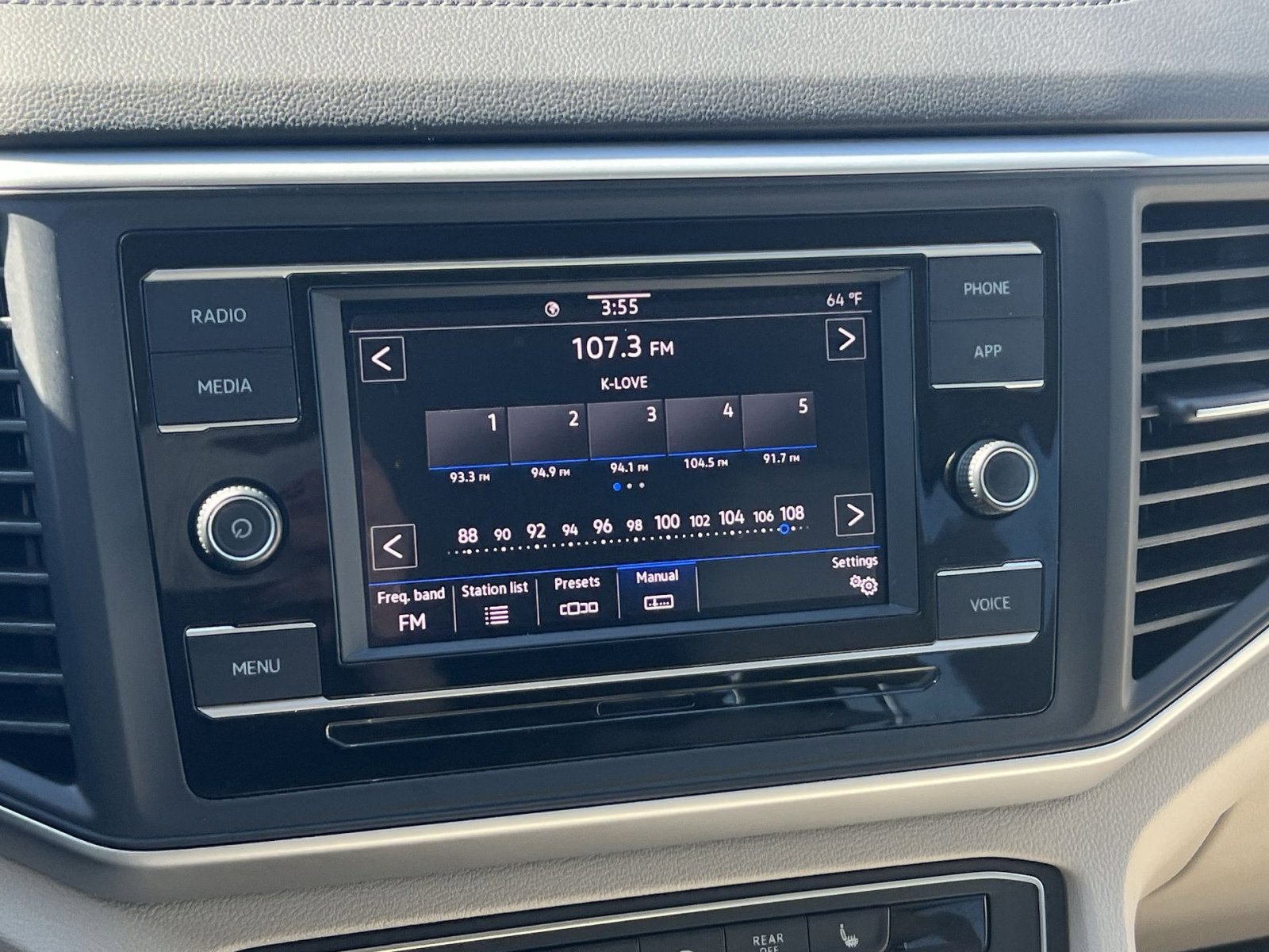 Used 2023 Volkswagen Atlas SE FWD image 26
