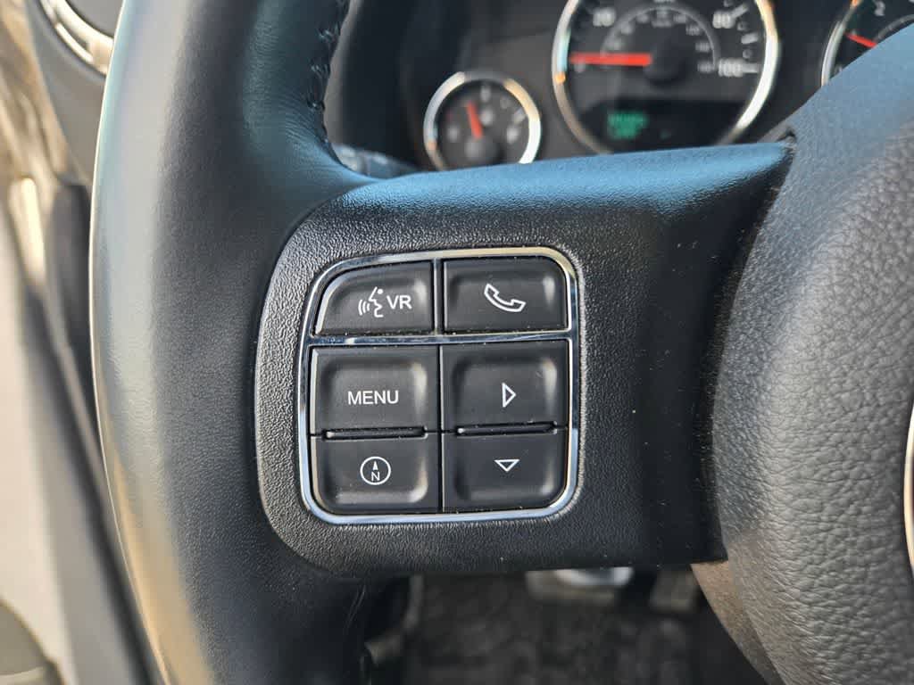 Used 2018 Jeep Wrangler Unlimited Sahara w/ Connectivity Group AWD/4WD image 21