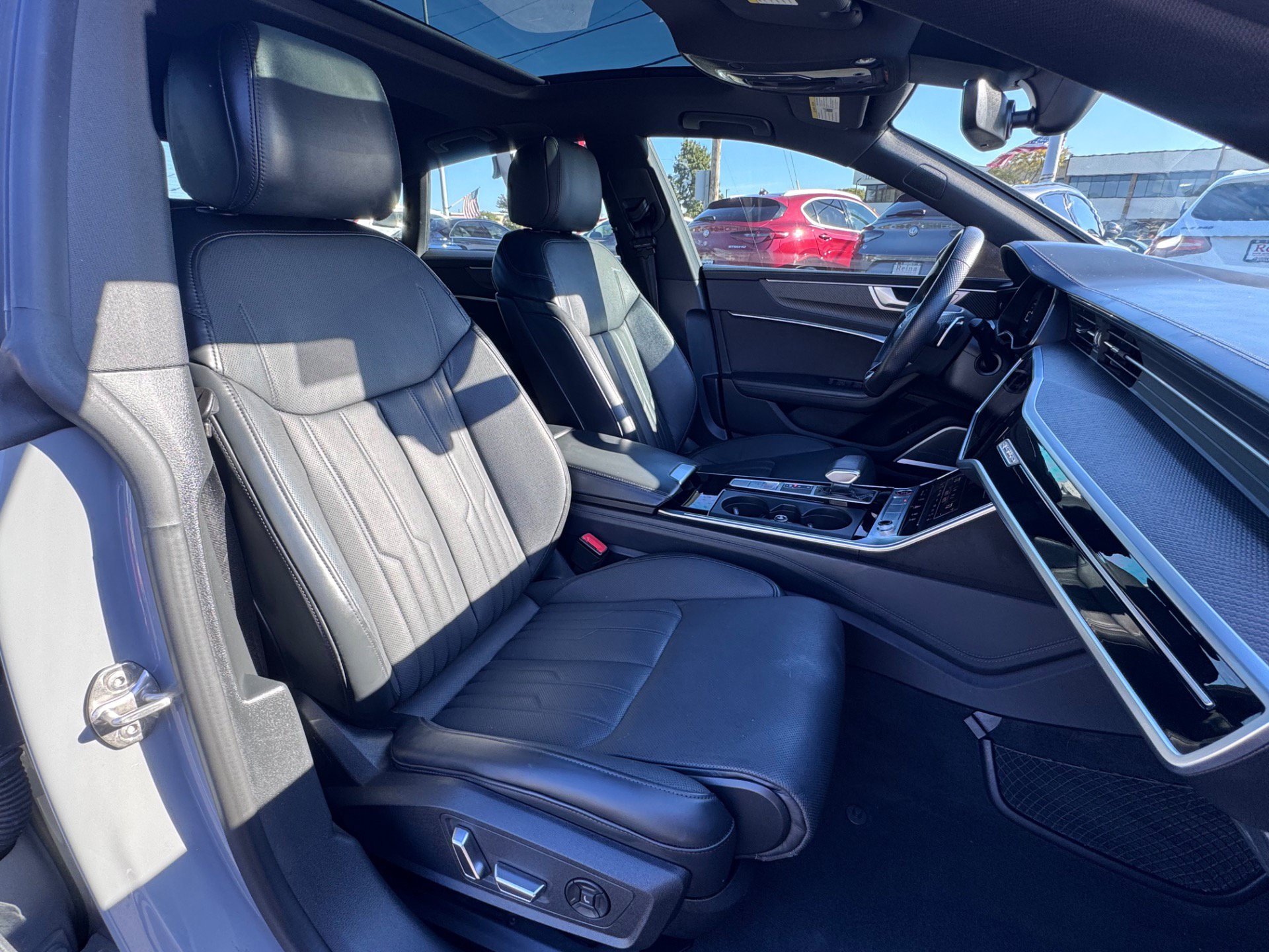 Used 2022 Audi RS 7 Sportback AWD/4WD image 35