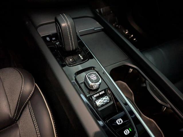 Used 2021 Volvo XC60 T8 R-Design w/ Advanced Package image 13