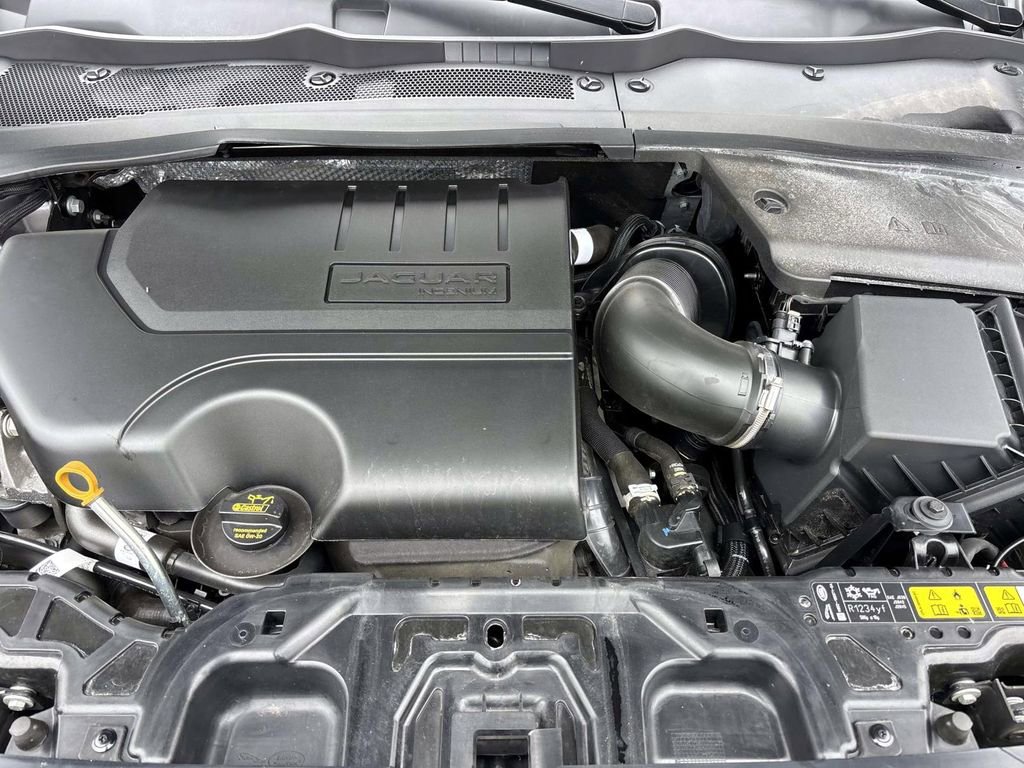 Used 2024 Jaguar E-PACE R-Dynamic SE image 24