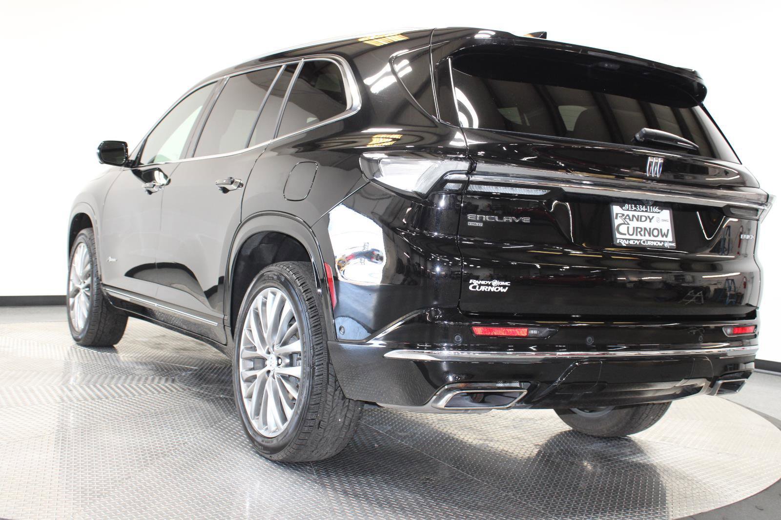 Used 2025 Buick Enclave Avenir w/ Super Cruise Package image 7