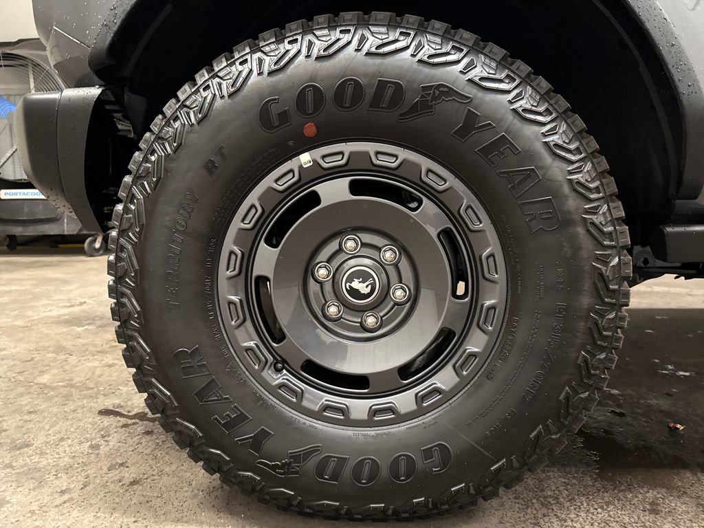 New 2025 Ford Bronco Badlands image 7