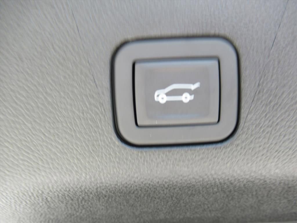Used 2024 Chevrolet Tahoe Premier AWD/4WD image 35