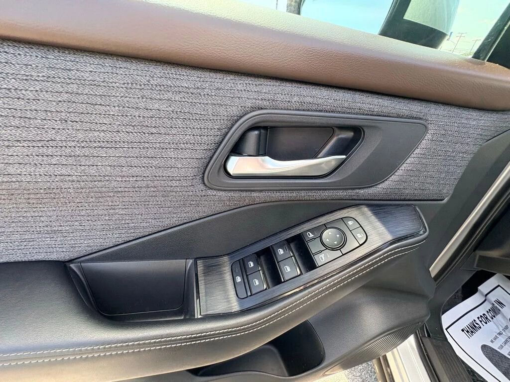 Used 2022 Nissan Rogue SV FWD image 34