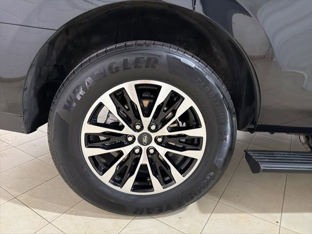Used 2025 Ford Expedition Platinum AWD/4WD image 35