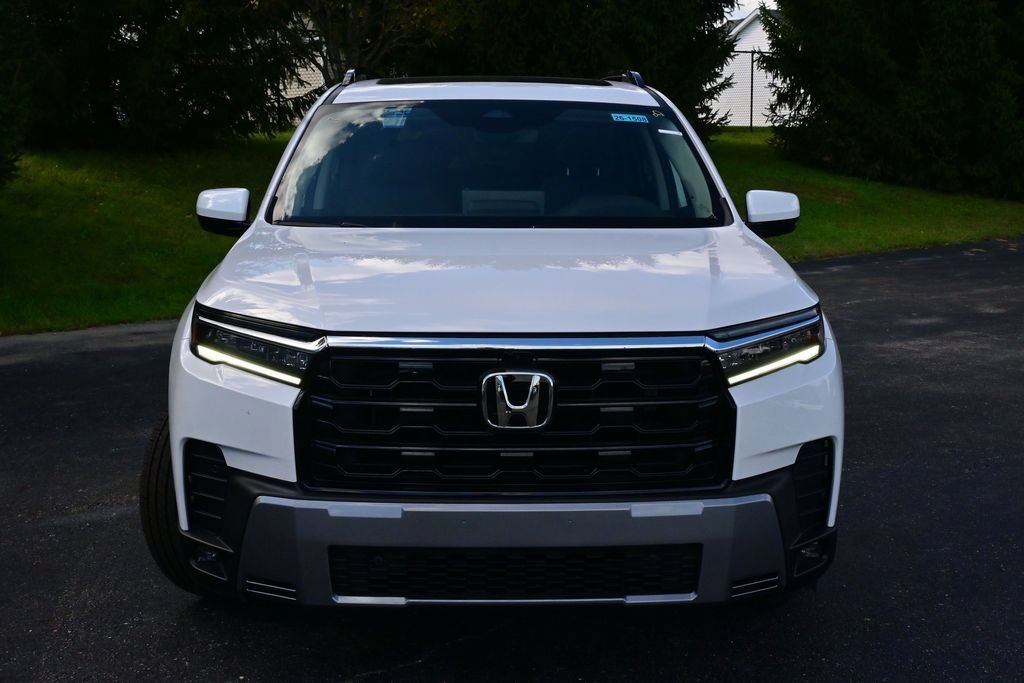 New 2026 Honda Pilot Touring image 3
